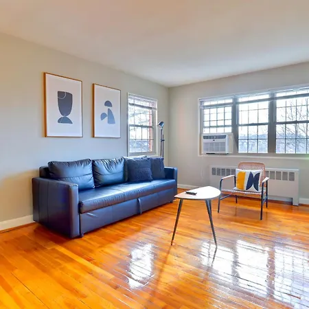 Business Ready Apartment In Alexandria Modern & Central Location